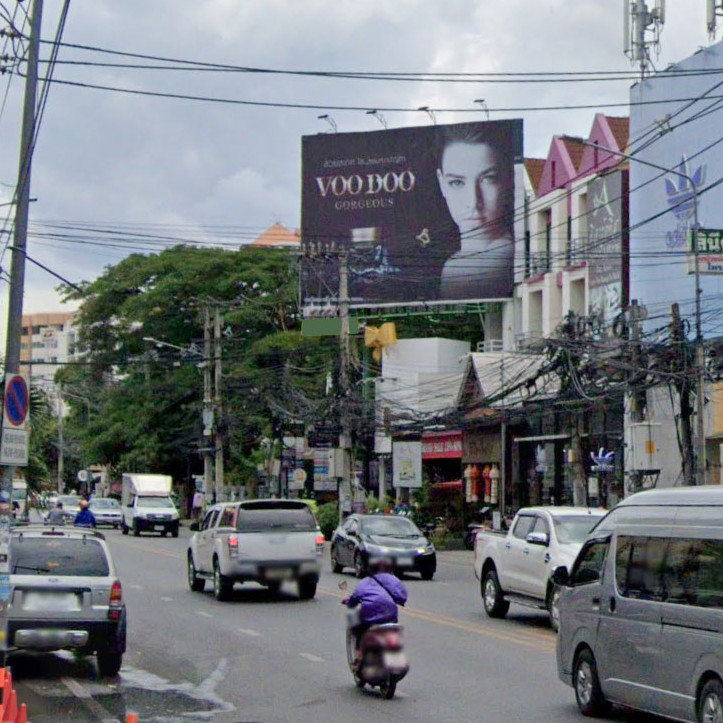 เชียงใหม่ - ถ.นิมมานเหมินท์ เยื้องห้าง One Nimman (มุ่งสนามบิน)